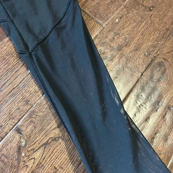 IVVIVA by LULULEMON  girls size 14 tights with mesh at the bottom​ - Picture 3 of 5